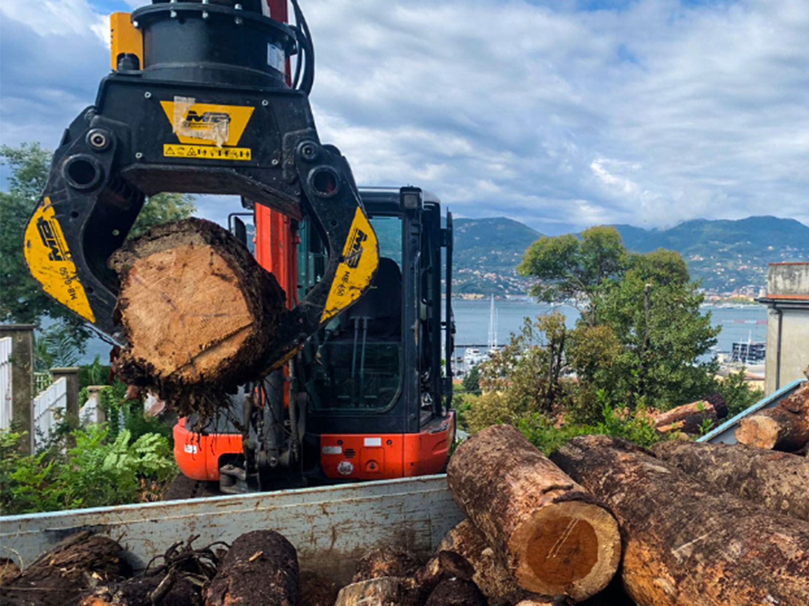 Grappin d’enrochement et de tri MB Chrusher